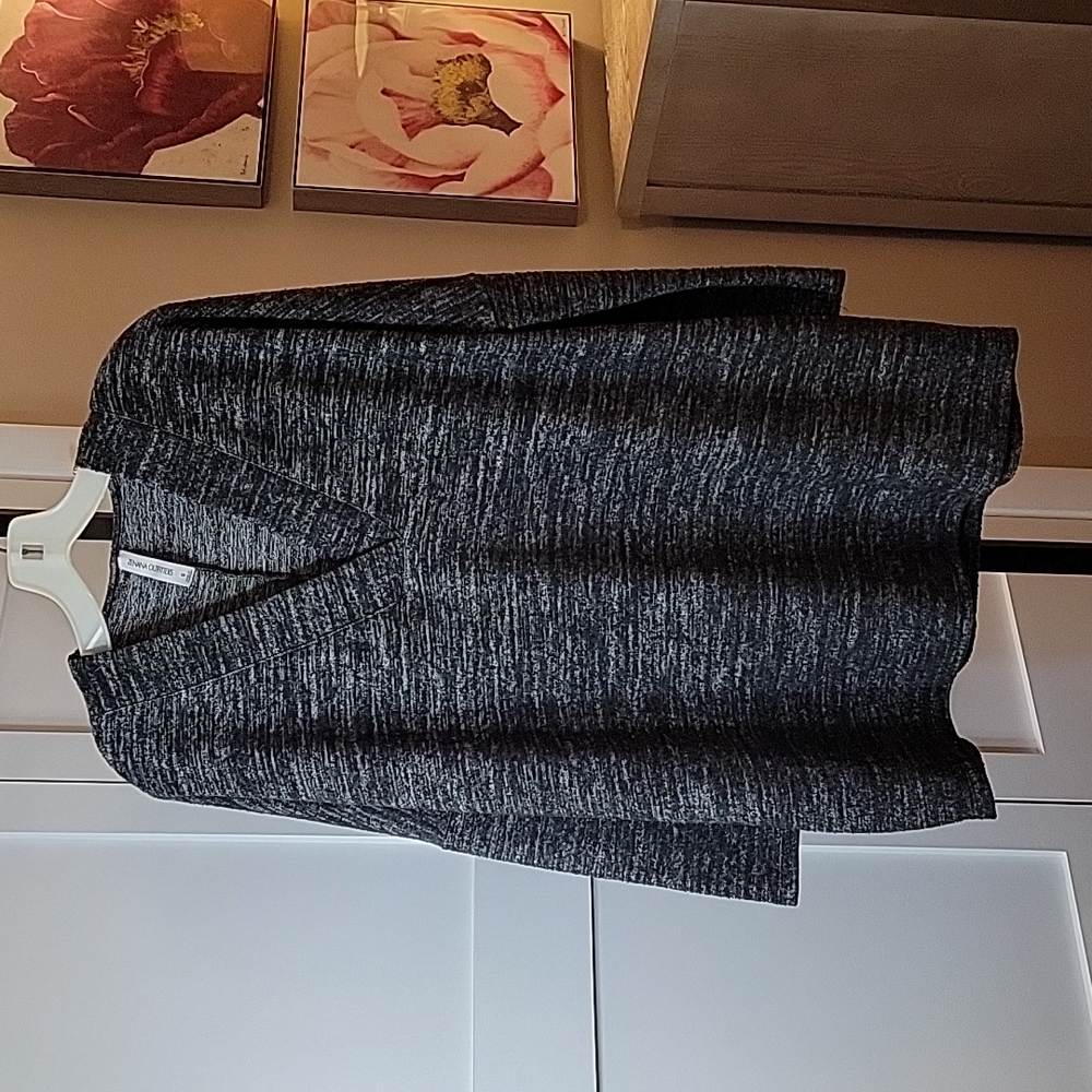 Zenana Outfitters Black and White Size S Oversized (S/M/L) Tunic Sweater Fleece